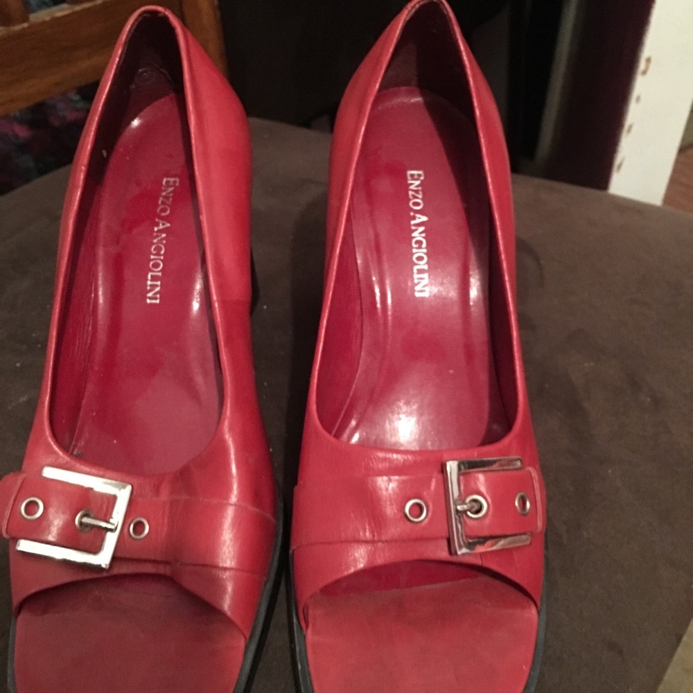 Heels - Picture 2 of 6